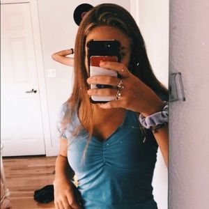 Meet your Posher, Leila